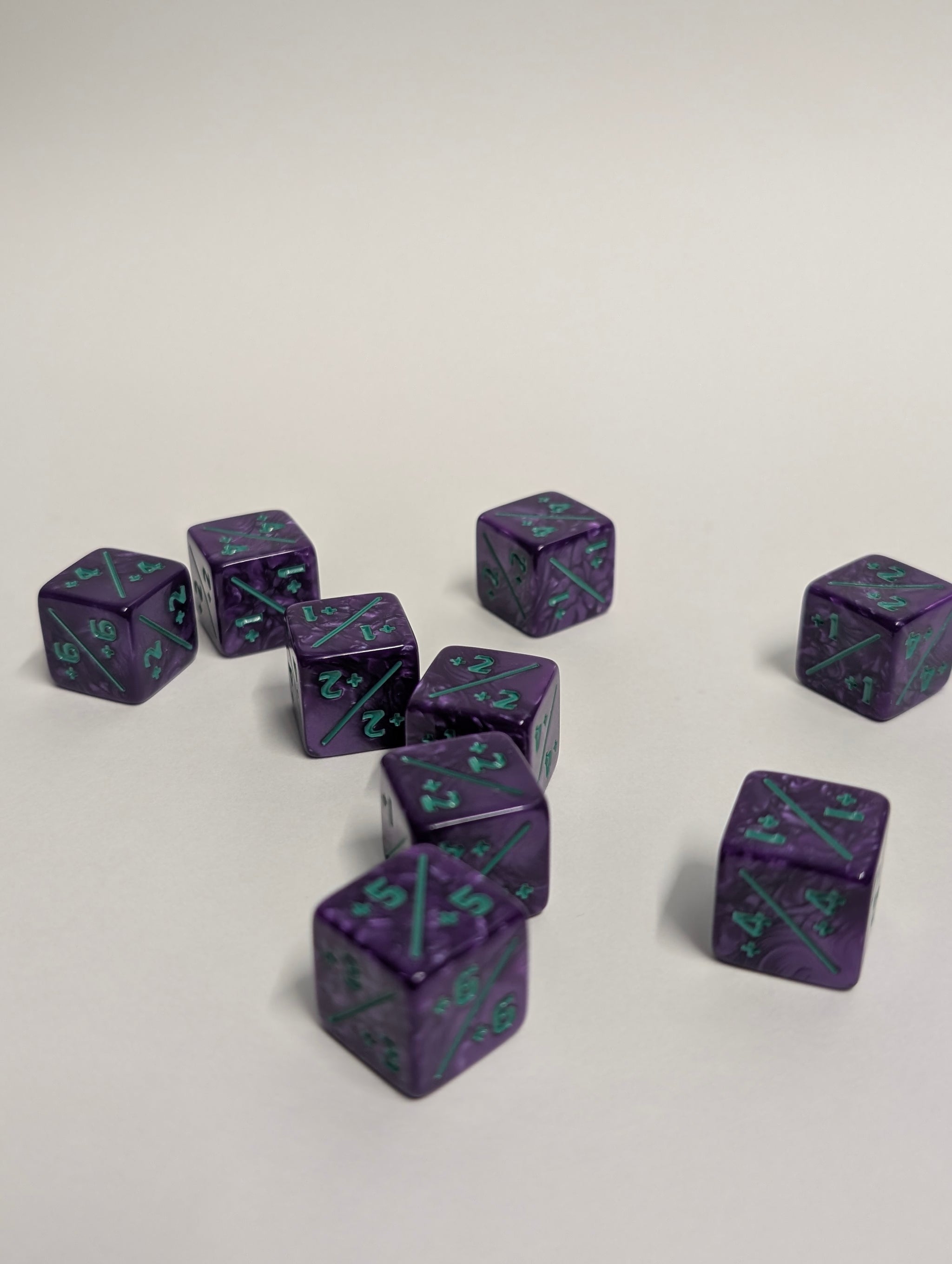 +1/+1 Dice Counters, Pack of 9