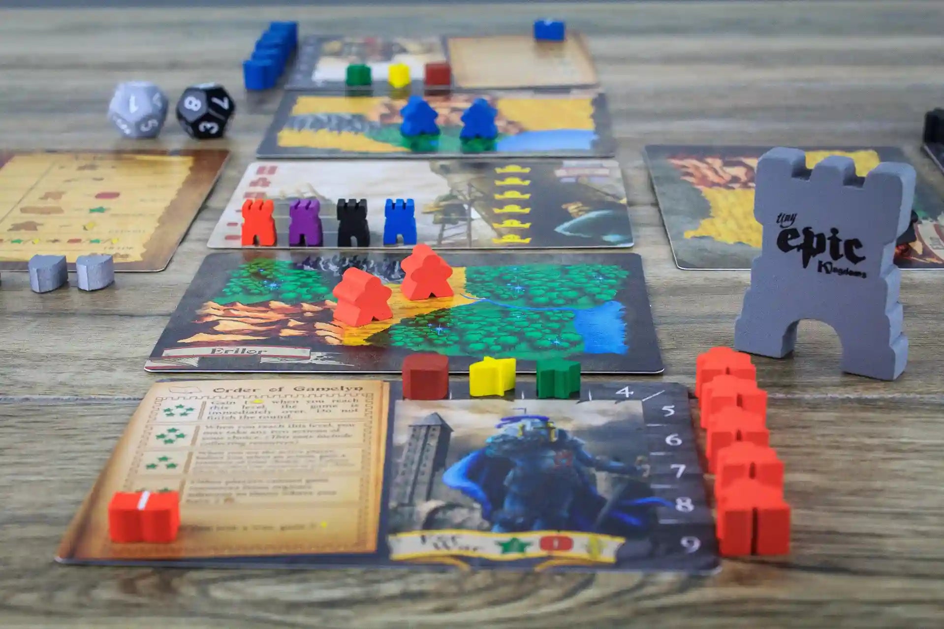 Tiny Epic Kingdoms